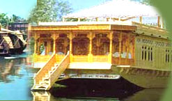 Houseboats Holidays in India, Houseboats Travel in India, Houseboats in India, Houseboats in Kerala, Houseboats in Kashmir, Indian Houseboats, India Houseboats